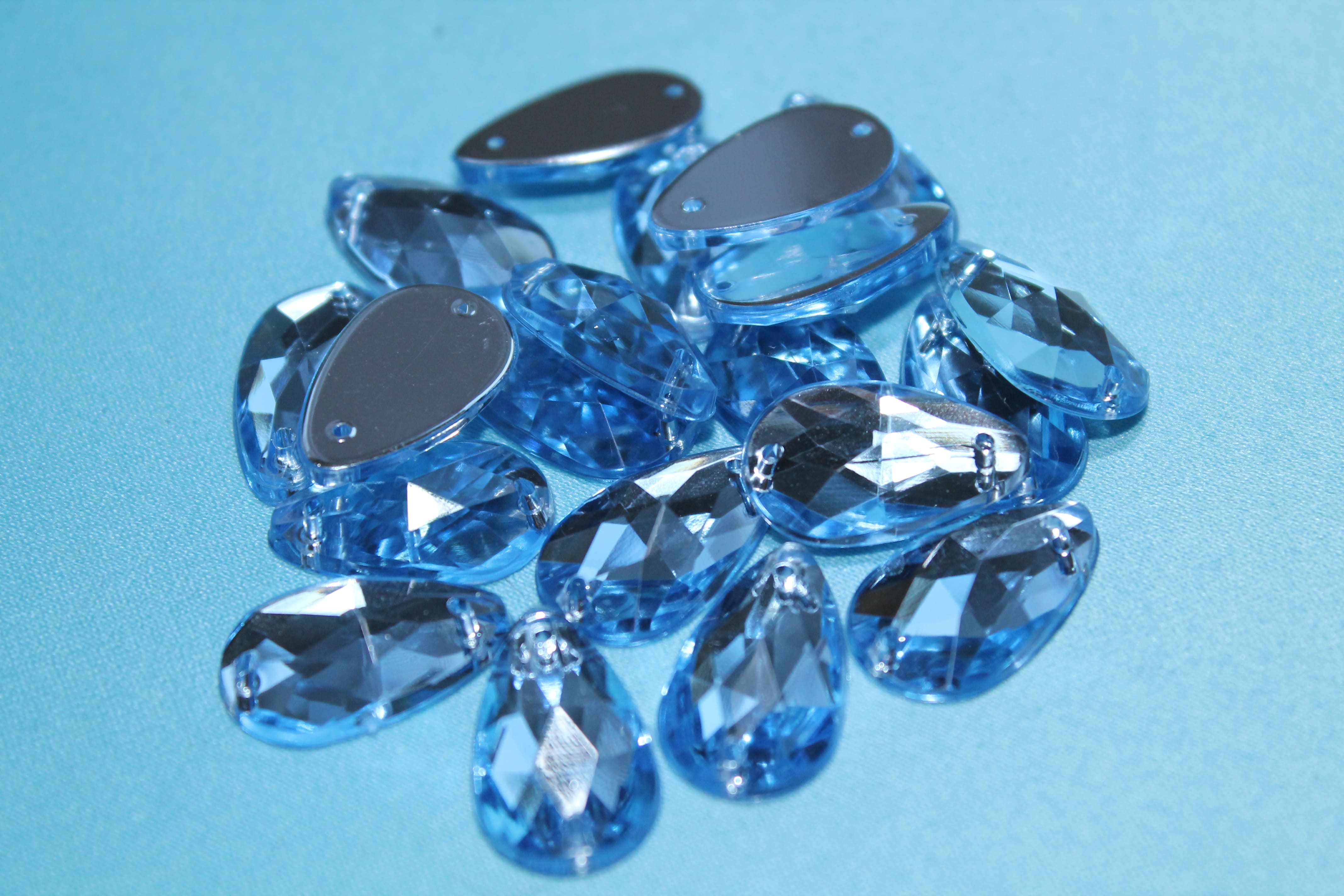 Стразы пластиковые, формы "Капля", 13х18 мм, голубые.