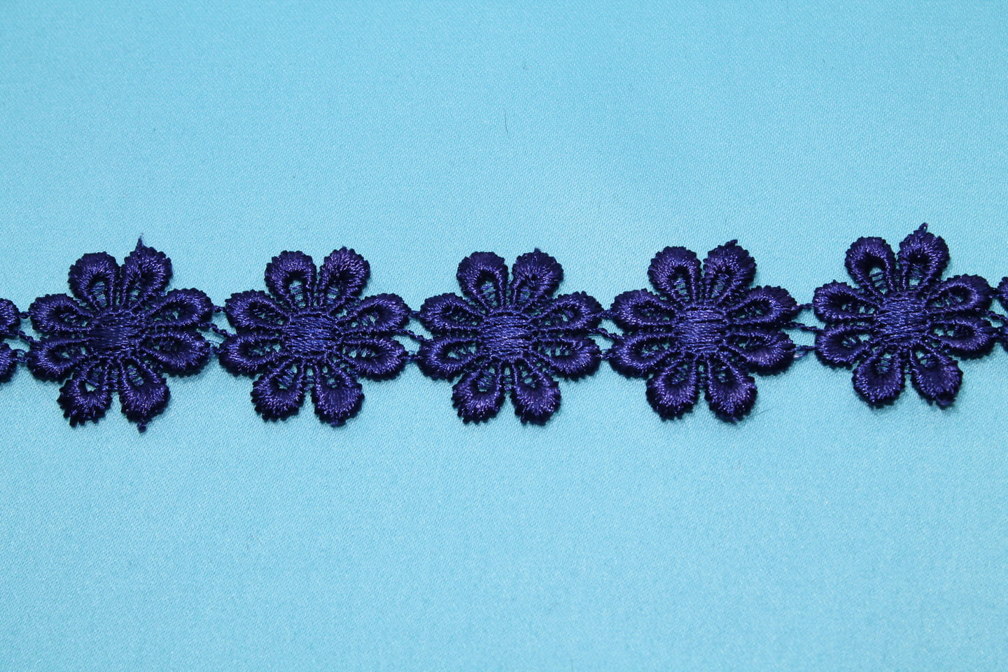 Тесьма -кружево  декоративная  "Ромашка" ширина 2,2 см, синяя
