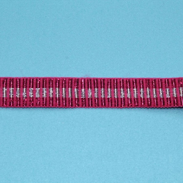 Тесьма декоративная красная переплетенная  с серебряной нитью. ширина 1.4 см
